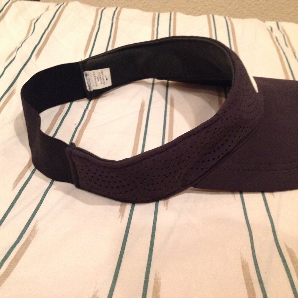 Nike  Visor - Picture 3 of 11